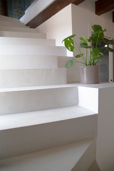 Scala in microcemento
