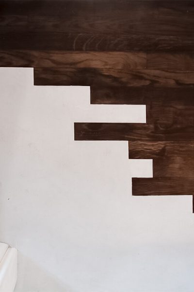 microcemento incastonato legno