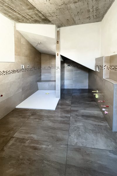 posatura piastrelle bagno